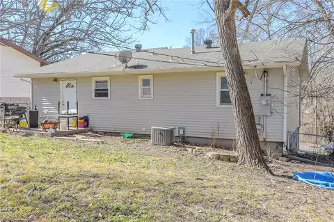 Exterior - 603 Ash St, Harrison, AR 72601 photo 3 of 4