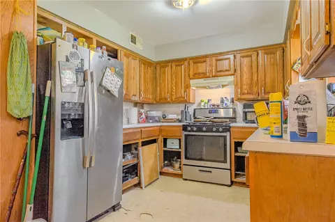 Kitchen - 603 Ash St, Harrison, AR 72601 photo 2 of 2