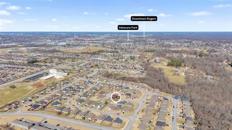 View/Area - 811 Southern Trace Dr, Rogers, AR 72758 photo 4 of 4