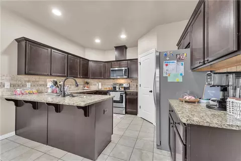 Kitchen - 811 Southern Trace Dr, Rogers, AR 72758 photo 1 of 1
