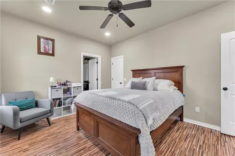Bedroom - 811 Southern Trace Dr, Rogers, AR 72758 photo 2 of 5