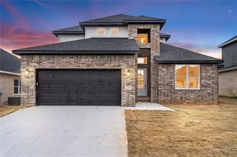 1121 Whistler St, Bentonville, AR 72713