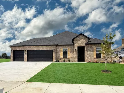860 Kelleyann Ave, Tontitown, AR 72762
