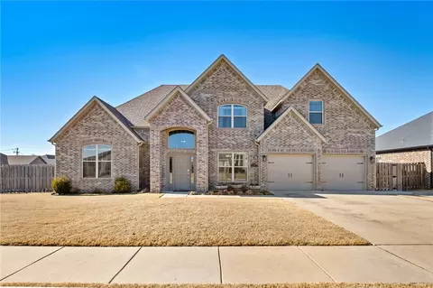 1761 Sunrise Cir, Centerton, AR 72719