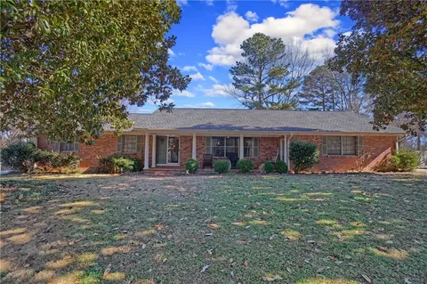 235 S Cumberland Ave, Russellville, AR 72801