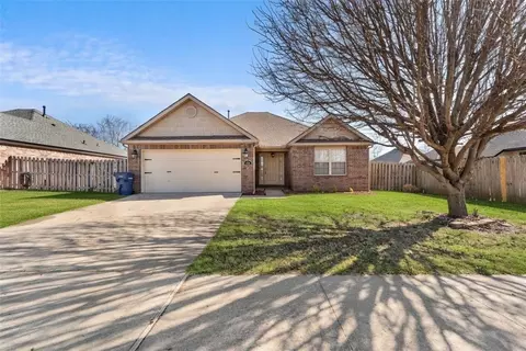 2003 N Lexington St, Siloam Springs, AR 72761