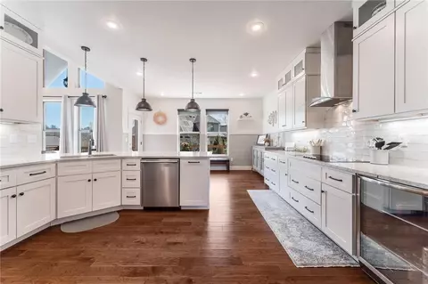 3706 NW Riverbend Rd, Bentonville, AR 72712