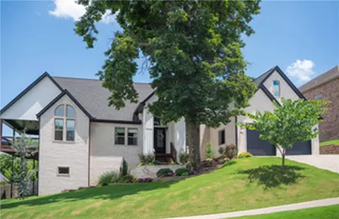 3706 NW Riverbend Rd, Bentonville, AR 72712