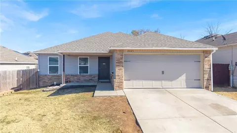 2021 B Pl, Rogers, AR 72758