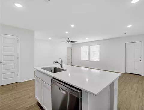 Kitchen - 1786 Ladawn Ave, Springdale, AR 72762 photo 4 of 4