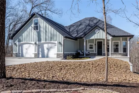3 Greenlaw Ln, Bella Vista, AR 72715