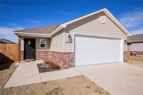 2112 E Annette Dr, Siloam Springs, AR 72761