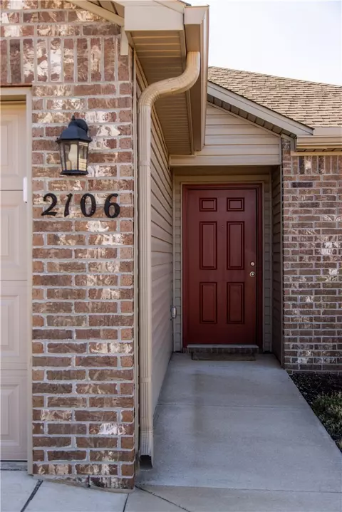 2106 E Annette Dr, Siloam Springs, AR 72761