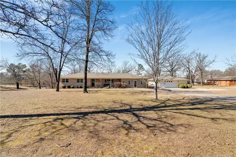 3312 Sumac St, Siloam Springs, AR 72761