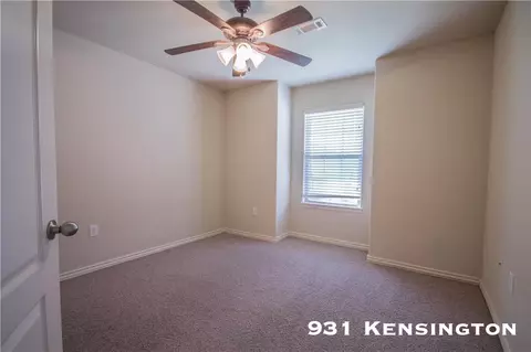Bedroom - 929-931 Kensington Dr, Centerton, AR 72719 photo 5 of 6