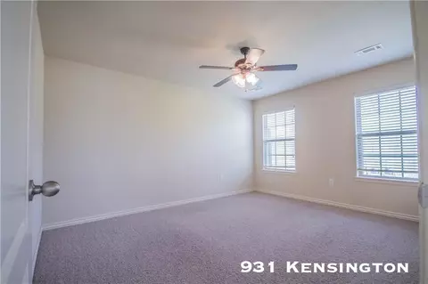 Bedroom - 929-931 Kensington Dr, Centerton, AR 72719 photo 4 of 6