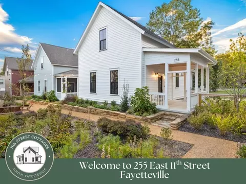 255 11th St, Fayetteville, AR 72701