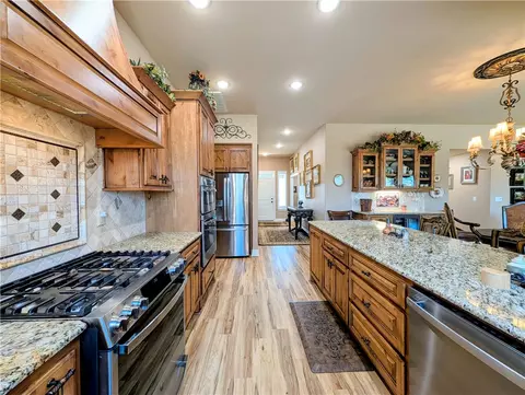 Kitchen - 1305 Eagle Ct, Gravette, AR 72736 photo 1 of 8