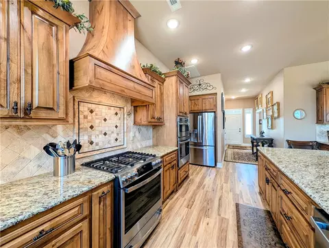 Kitchen - 1305 Eagle Ct, Gravette, AR 72736 photo 5 of 8