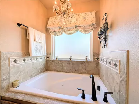 Bath - 1305 Eagle Ct, Gravette, AR 72736 photo 2 of 4