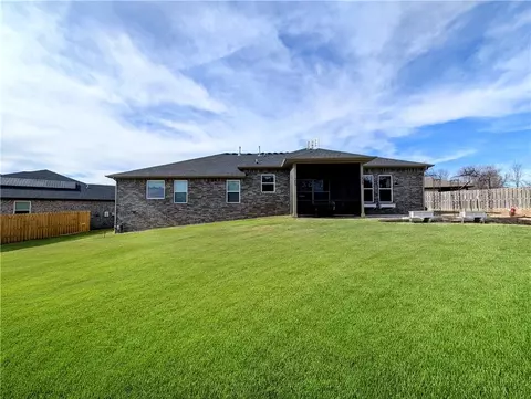 Exterior - 1305 Eagle Ct, Gravette, AR 72736 photo 6 of 8