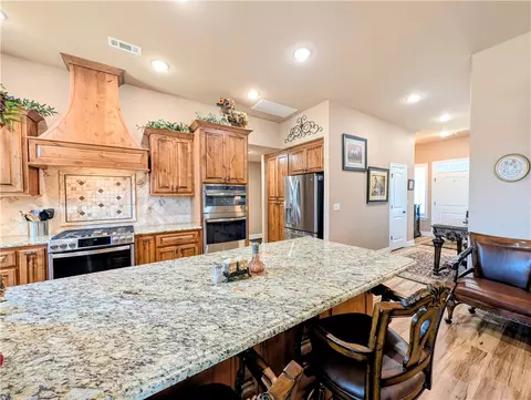 Kitchen - 1305 Eagle Ct, Gravette, AR 72736 photo 4 of 8