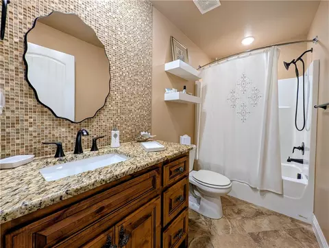 Bath - 1305 Eagle Ct, Gravette, AR 72736 photo 4 of 4