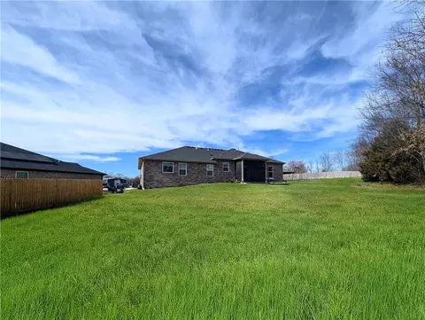 Exterior - 1305 Eagle Ct, Gravette, AR 72736 photo 7 of 8