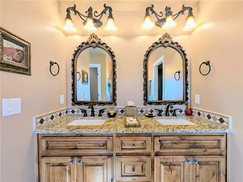 Bath - 1305 Eagle Ct, Gravette, AR 72736 photo 1 of 4