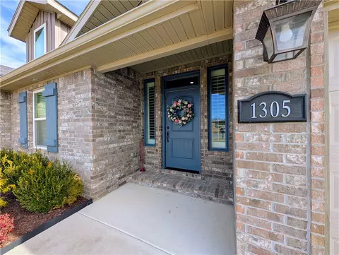Exterior - 1305 Eagle Ct, Gravette, AR 72736 photo 2 of 8