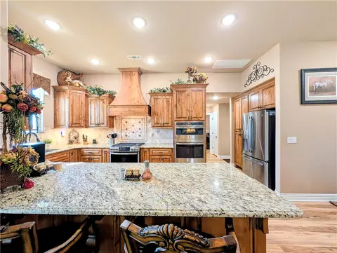 Kitchen - 1305 Eagle Ct, Gravette, AR 72736 photo 2 of 8
