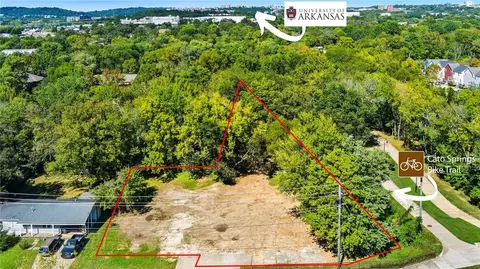 956 W Cato Springs Rd, Fayetteville, AR 72701