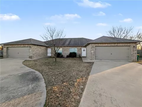 860 862 Oakwood Ct, Centerton, AR 72719