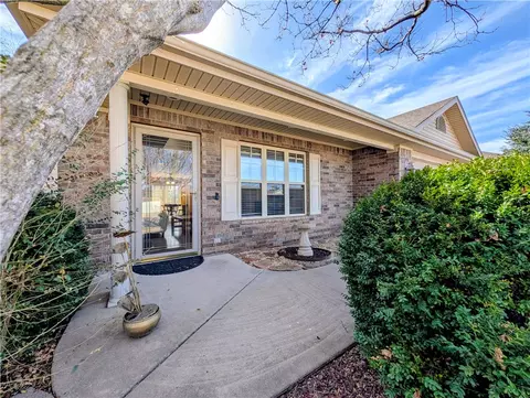 3801 SW Moline Ave, Bentonville, AR 72712