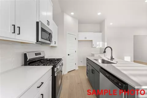 Kitchen - 2614 Meditation Loop, Springdale, AR 72764 photo 2 of 3