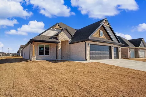 Exterior - 1420 Dresden Dr, Centerton, AR 72719 photo 3 of 4