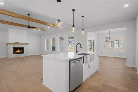 1420 Dresden Dr, Centerton, AR 72719