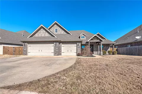 4588 Oldham Dr, Fayetteville, AR 72704