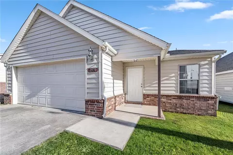 2970 W Old Farmington Rd, Fayetteville, AR 72704