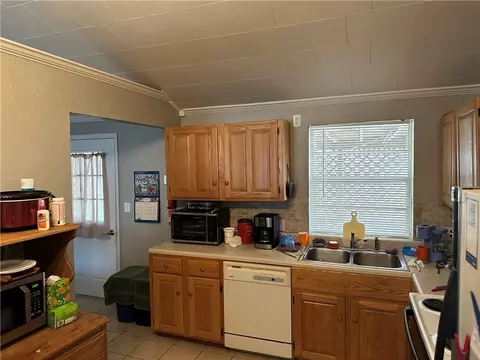 Kitchen - 101 Buffalo St, Jasper, AR 72641 photo 2 of 2