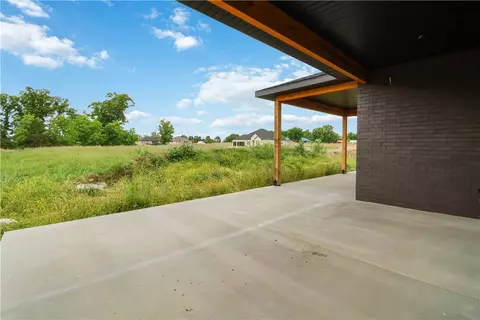 Exterior - 949 Red Cedar Pl, Rogers, AR 72756 photo 6 of 9