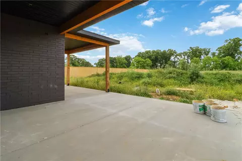 Exterior - 949 Red Cedar Pl, Rogers, AR 72756 photo 5 of 9