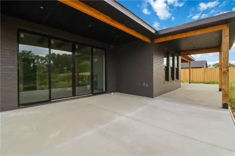 Exterior - 949 Red Cedar Pl, Rogers, AR 72756 photo 3 of 9