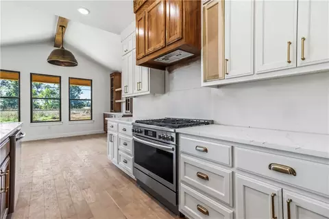 Kitchen - 949 Red Cedar Pl, Rogers, AR 72756 photo 2 of 2