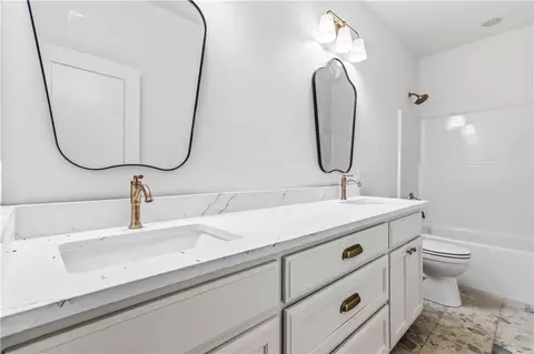 Bath - 949 Red Cedar Pl, Rogers, AR 72756 photo 4 of 4