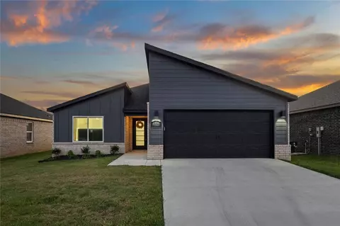 6408 NW Zella St, Bentonville, AR 72713