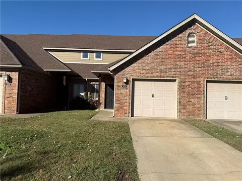 3236 Montrail Pl, Fayetteville, AR 72704