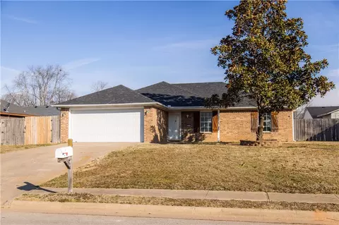 3776 Colburn Ln, Springdale, AR 72762
