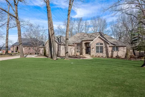 306 Genesis Dr, Bentonville, AR 72712