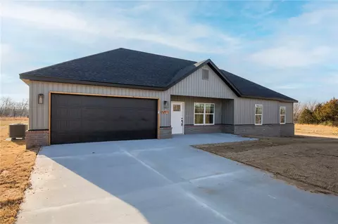 1 Patrick Pl, Bella Vista, AR 72715